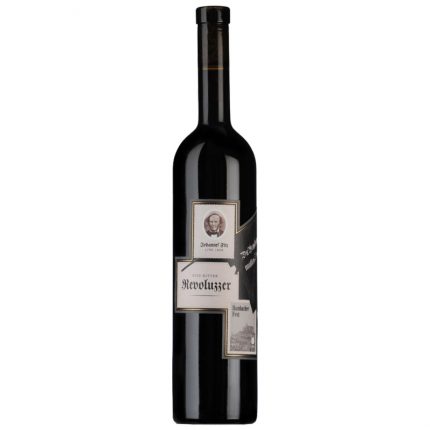 Markante Aromen von roter Paprika & schwarzer Johannisbeere, 24 Monate Barrique-Ausbau. 2017 Revoluzzer Rotweincuvée vom Weingut Fitz-Ritter: Jetzt entdecken!