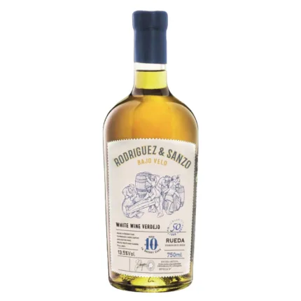 Genieße den 2020 Bajo Velo von Rodriguez & Sanzo! Ein Verdejo, der in Sherry-Fässern gereift ist und tropische Fruchtnoten mit salzigen Akzenten verbindet.