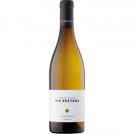 Der 2020 Via Edetana Blanco aus Garnacha Blanca bietet Aromen von reifen Zitronen, Äpfeln und Maracuja. Mit cremigem Schmelz und eleganter Säure, langer Abgang.