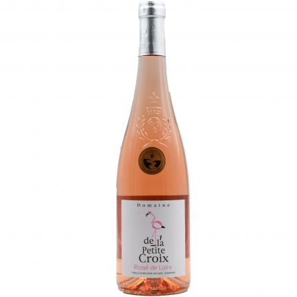 Der 2022 Rosé de Loire überzeugt mit Aromen von roten Früchten, trockener Frische und sommerlicher Leichtigkeit. Perfekt für warme Tage!