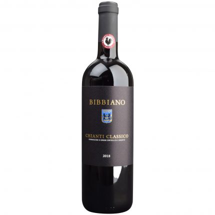 Der 2019 Chianti Classico begeistert mit Aromen von Pflaumen und Amarena Kirschen. Erdige Töne und eine 12-monatige Reifung im Zementtank runden ihn ab.