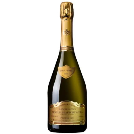 Der Champagner Symphonie Millesime 2005 Brut von Arnaud Beaufort et Fils beeindruckt mit seinem reichen Bouquet. Reife Früchte und Toffee prägen den ersten Eindruck. Seine Struktur am Gaumen ist dicht und harmonisch. Der reine Chardonnay verleiht ihm Eleganz und Tiefe. Ideal als Aperitif oder zu Geflügel, bei 12 Grad serviert.