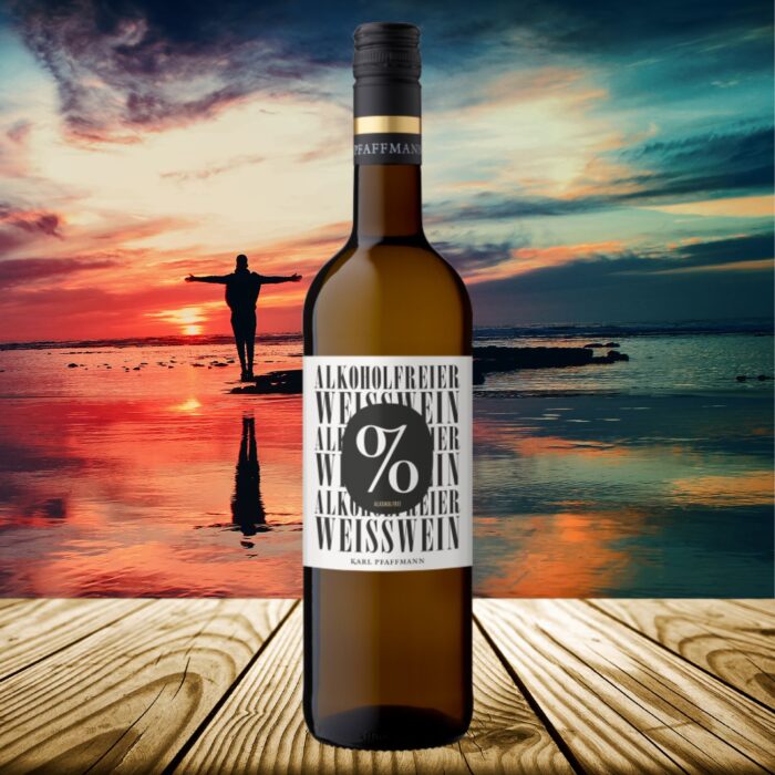 Entdecke alkoholfreier Weißwein vom Weingut Karl Pfaffmann mit dezentem Birnen- und Apfelduft. Ideal als Aperitif und zu Meeresfrüchten.