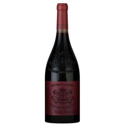 Entdecke den Bourbon Barrel Vieille Syrah, einen Rotwein aus alten Syrah-Reben, gereift in Bourbon-Fässern für ein außergewöhnliches Geschmackserlebnis.