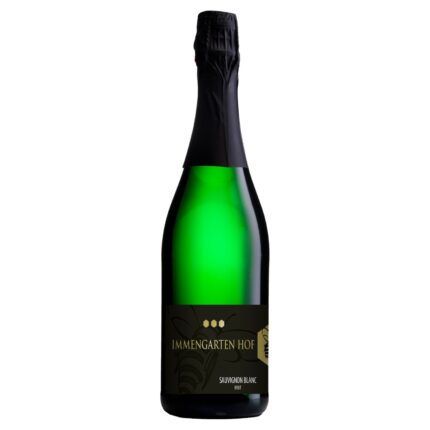 Prickelnder Sauvignon Blanc Sekt brut: Stachelbeeren, Pfirsich, Mineralität. Perfekt als Aperitif oder zu Käse und Fisch. Drei Waben Qualität genießen!