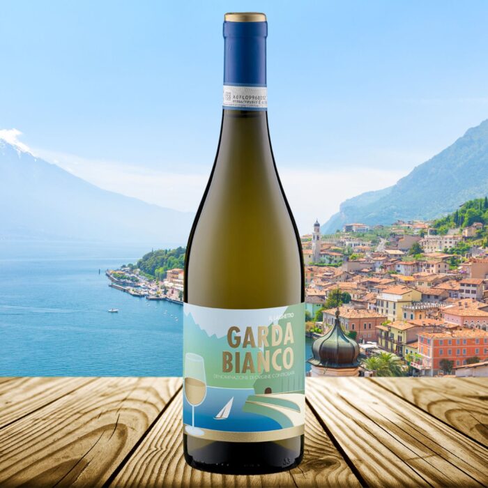 Frischer Weißwein vom Gardasee mit Aromen von grünem Apfel, Zitrus & Pfirsich. 2023 Garda Bianco Il Laghetto von Delibori: Jetzt entdecken!